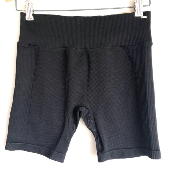 PINK Seamless Rib Bike Shorts NWT - Picture 1 of 12